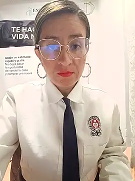 Valentina--1 online show from May 2026 10:22:01 AM
