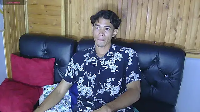 JackLauree online show from October 2025 12:01:02 AM