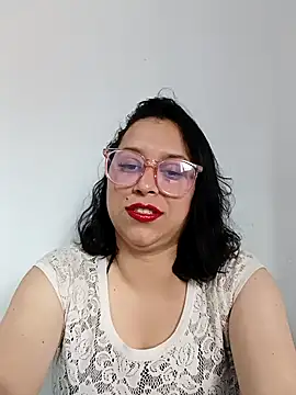 Snapshot of Caroline-17 chatting on November 2025 06:10:02 PM Caroline-17 online show from November 2025 06:10:02 PM