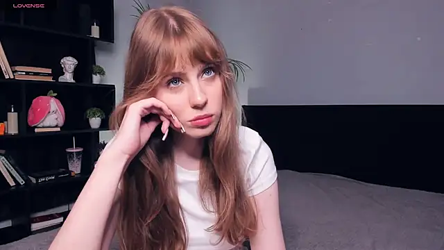 Snapshot of TessaStruble chatting on November 2025 08:47:01 AM TessaStruble online show from November 2025 08:47:01 AM