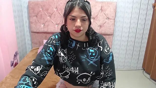 Snapshot of Victoria_Alvarez chatting on November 2025 02:02:02 AM Victoria Alvarez online show from November 2025 02:02:02 AM