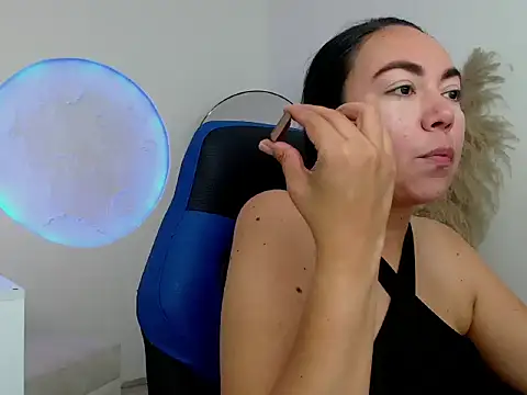 Snapshot of Yadis_hot chatting on November 2025 08:53:01 PM Yadis hot online show from November 2025 08:53:01 PM