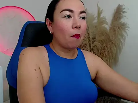 Snapshot of Yadis_hot chatting on November 2025 07:57:01 PM Yadis hot online show from November 2025 07:57:01 PM