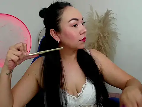 Snapshot of Yadis_hot chatting on November 2025 09:24:02 PM Yadis hot online show from November 2025 09:24:02 PM