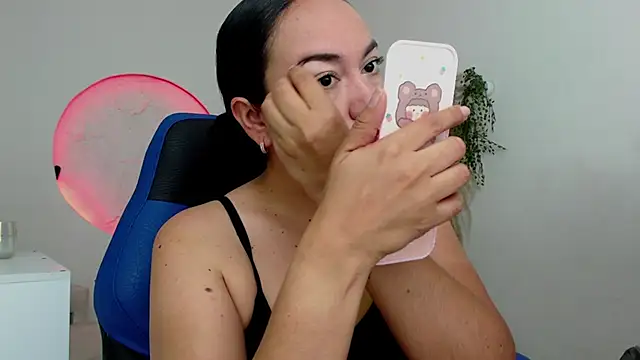 Snapshot of Yadis_hot chatting on November 2025 09:59:01 PM Yadis hot online show from November 2025 09:59:01 PM