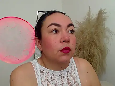 Yadis hot online show from February 2026 12:25:02 AM