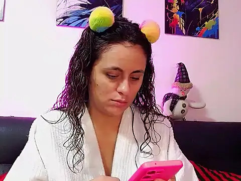 Snapshot of Caroline_Jons chatting on November 2025 01:03:01 PM Caroline Jons online show from November 2025 01:03:01 PM