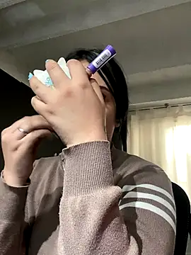 Kloe Novoa online show from November 2025 12:37:01 PM