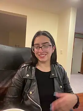 Kloe Novoa online show from May 2026 01:27:01 PM