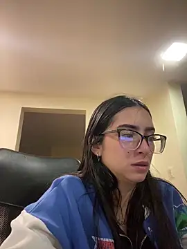 Kloe Novoa online show from May 2026 12:11:01 PM