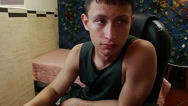 Garuo 18 online show from November 2025 03:07:01 AM