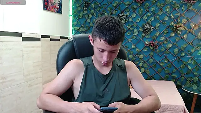 Garuo 18 online show from November 2025 03:16:02 AM