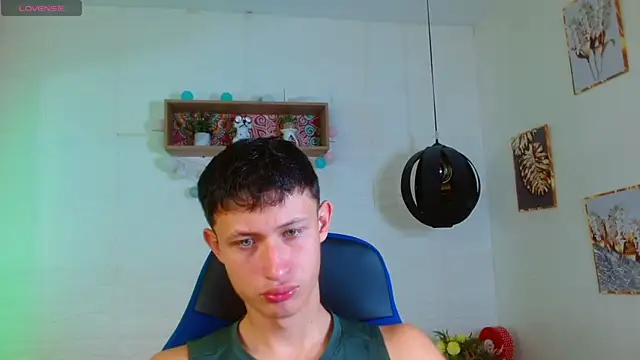 Garuo 18 online show from December 2025 04:34:02 PM