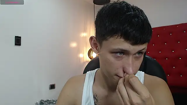 Garuo 18 online show from December 2025 03:35:02 AM