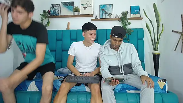 Snapshot of Hot_Boys_Latinos_X chatting on November 2025 10:08:02 PM Hot Boys Latinos X online show from November 2025 10:08:02 PM