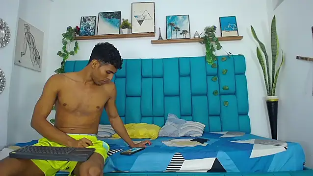 Snapshot of Hot_Boys_Latinos_X chatting on November 2025 10:04:01 PM Hot Boys Latinos X online show from November 2025 10:04:01 PM