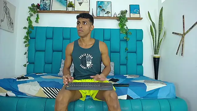 Snapshot of Hot_Boys_Latinos_X chatting on November 2025 10:32:01 PM Hot Boys Latinos X online show from November 2025 10:32:01 PM