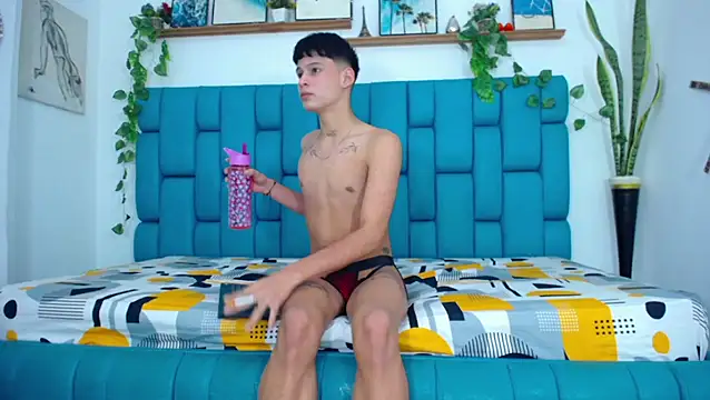 Snapshot of Hot_Boys_Latinos_X chatting on November 2025 06:10:02 PM Hot Boys Latinos X online show from November 2025 06:10:02 PM