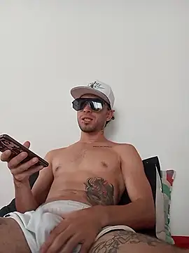 Snapshot of Paul_Bellucci chatting on October 2025 07:40:01 PM Paul Bellucci online show from October 2025 07:40:01 PM