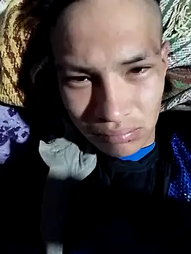 Snapshot of Ojitosbrrr chatting on November 2025 09:32:01 AM Ojitosbrrr online show from November 2025 09:32:01 AM