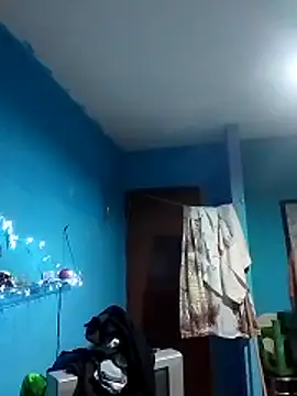 Snapshot of Ojitosbrrr chatting on December 2025 02:29:01 AM Ojitosbrrr online show from December 2025 02:29:01 AM