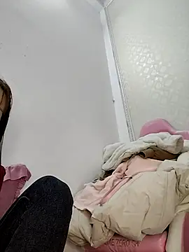 Snapshot of ezabel- chatting on December 2025 01:15:01 PM ezabel- online show from December 2025 01:15:01 PM