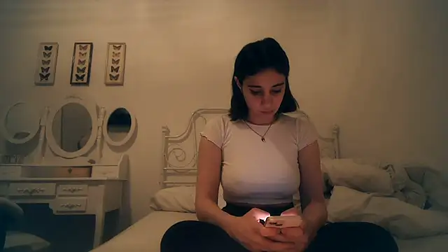 Snapshot of bellefleurrr chatting on February 2026 10:29:01 PM bellefleurrr online show from February 2026 10:29:01 PM