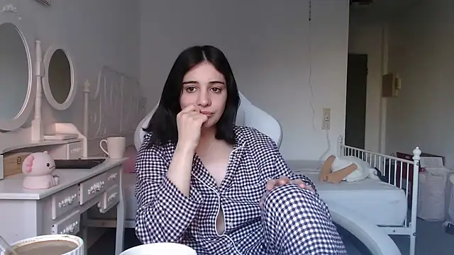 Snapshot of bellefleurrr chatting on March 2026 07:03:01 AM bellefleurrr online show from March 2026 07:03:01 AM