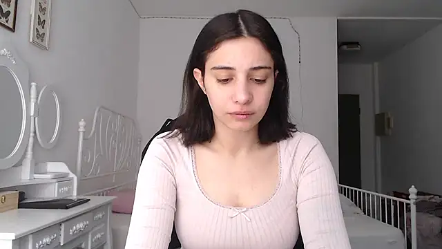 Snapshot of bellefleurrr chatting on March 2026 12:38:02 PM bellefleurrr online show from March 2026 12:38:02 PM