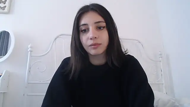 Snapshot of bellefleurrr chatting on April 2026 05:43:02 PM bellefleurrr online show from April 2026 05:43:02 PM