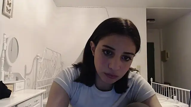 Snapshot of bellefleurrr chatting on April 2026 07:21:02 PM bellefleurrr online show from April 2026 07:21:02 PM