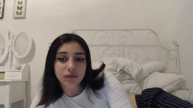 Snapshot of bellefleurrr chatting on April 2026 08:10:01 PM bellefleurrr online show from April 2026 08:10:01 PM