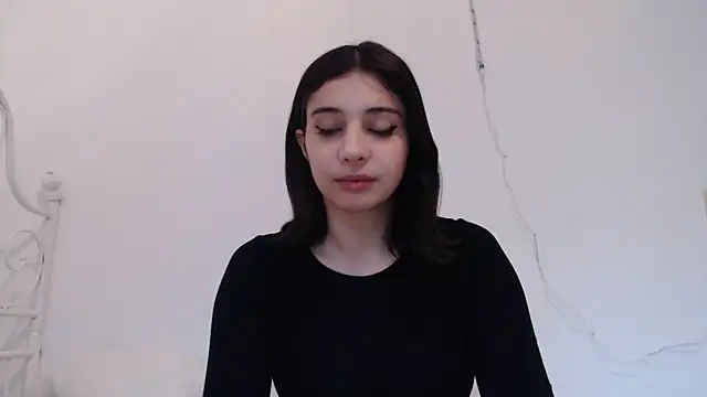 Snapshot of bellefleurrr chatting on April 2026 06:39:01 PM bellefleurrr online show from April 2026 06:39:01 PM