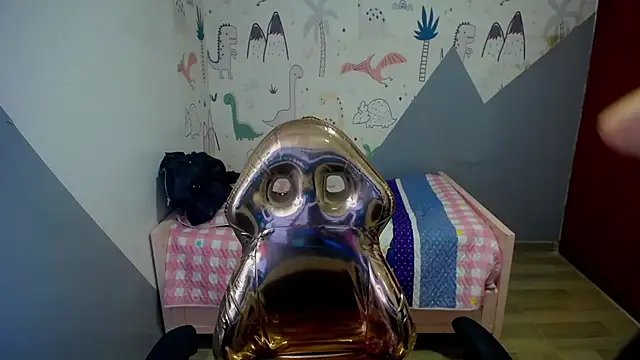 Snapshot of velvetvixen_t chatting on December 2025 01:05:02 PM velvetvixen t online show from December 2025 01:05:02 PM