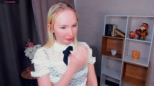 NorikoLiebeck online show from October 2025 07:05:02 AM