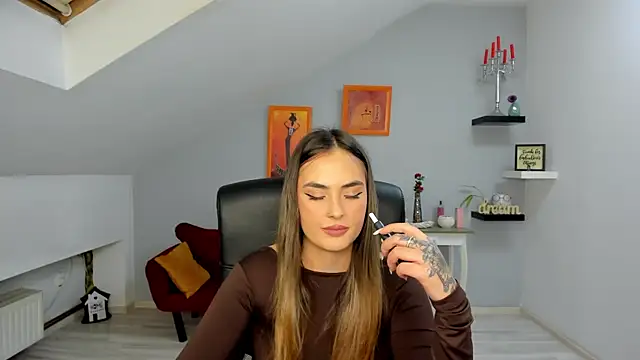 SerenLys online show from November 2025 08:20:01 PM