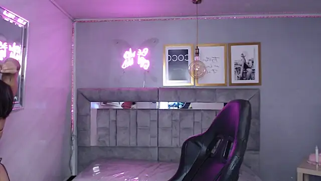 Cute Martina v online show from November 2025 08:08:02 PM