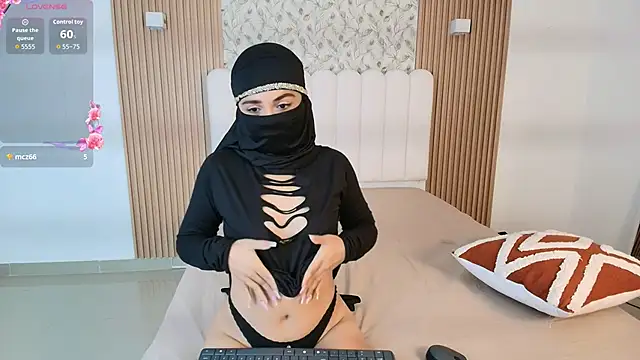 Snapshot of Lailaa_lush chatting on November 2025 09:36:02 PM Lailaa lush online show from November 2025 09:36:02 PM