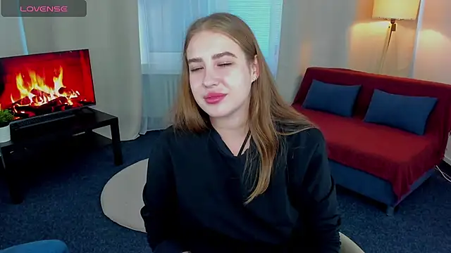 Snapshot of ElaraBloom chatting on October 2025 02:07:02 PM ElaraBloom online show from October 2025 02:07:02 PM