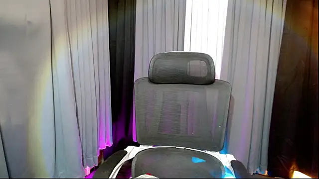 Snapshot of YourPrettyBella_TS chatting on March 2026 06:26:02 PM YourPrettyBella TS online show from March 2026 06:26:02 PM