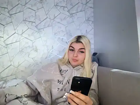 Snapshot of rosie-hipstergal chatting on November 2025 01:32:01 PM rosie-hipstergal online show from November 2025 01:32:01 PM