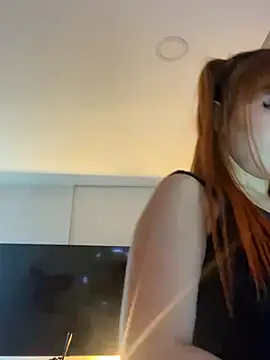 Snapshot of GiaStonne chatting on December 2025 03:03:01 AM GiaStonne online show from December 2025 03:03:01 AM