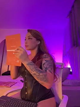 GiaStonne online show from March 2026 03:32:01 AM