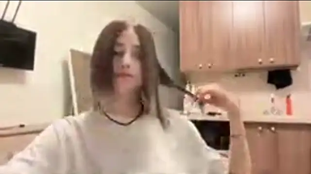 Snapshot of AidaGloshen chatting on October 2025 05:06:02 PM AidaGloshen online show from October 2025 05:06:02 PM