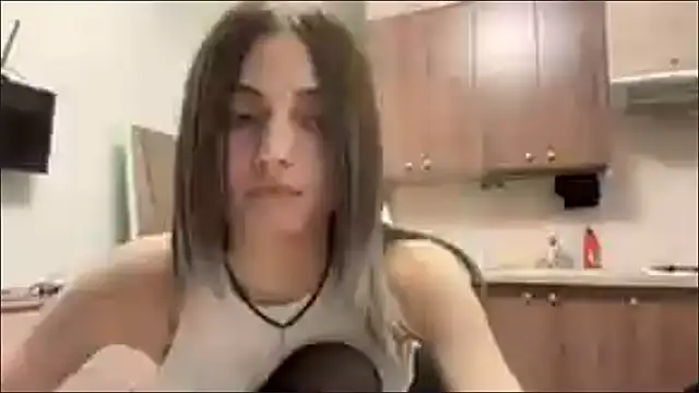 Snapshot of AidaGloshen chatting on November 2025 06:08:01 PM AidaGloshen online show from November 2025 06:08:01 PM