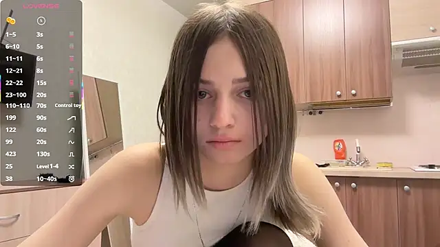 Snapshot of AidaGloshen chatting on December 2025 01:31:02 PM AidaGloshen online show from December 2025 01:31:02 PM