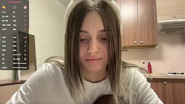 AidaGloshen online show from December 2025 04:13:01 PM