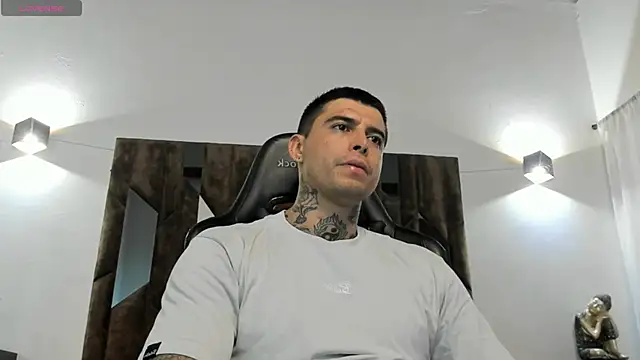 Snapshot of MATEO_DILUCA chatting on November 2025 08:07:01 PM MATEO DILUCA online show from November 2025 08:07:01 PM