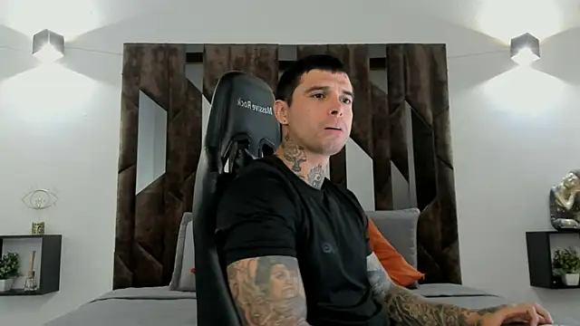 Snapshot of MATEO_DILUCA chatting on November 2025 07:40:03 PM MATEO DILUCA online show from November 2025 07:40:03 PM