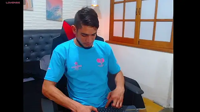 Snapshot of Tribilin_ht chatting on March 2026 01:03:01 AM Tribilin ht online show from March 2026 01:03:01 AM